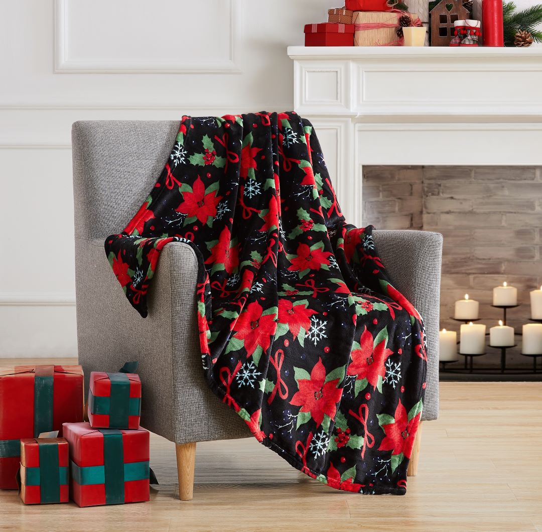 Christmas Holly Poinsettia Printed Flannel Throw 50"x70" Black