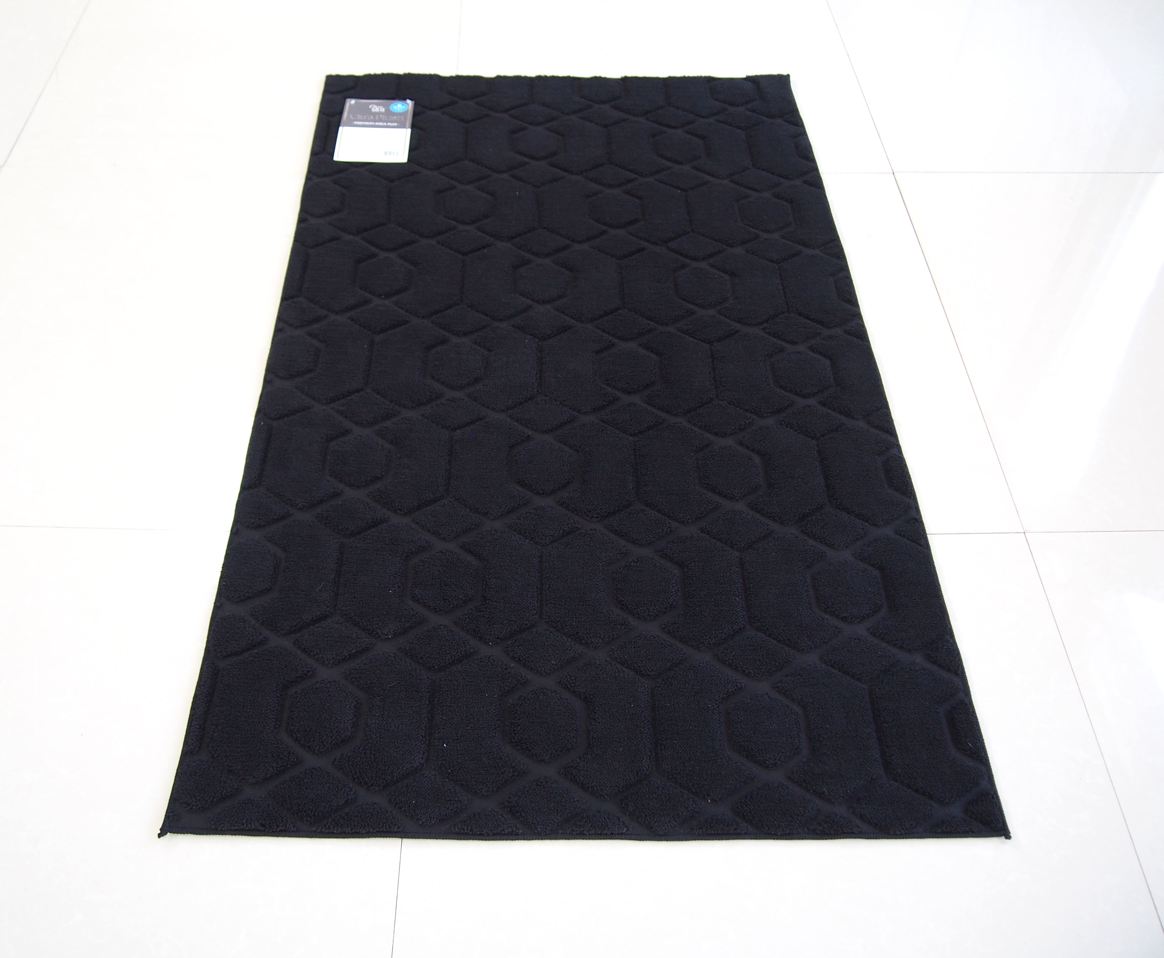 Jenny Weaved Cut Pile Rug 30"x48" Black