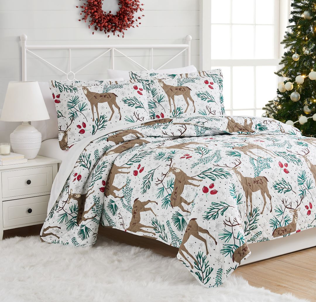 Holiday Christmas Deer 3pc. Reversible Quilt Set Queen