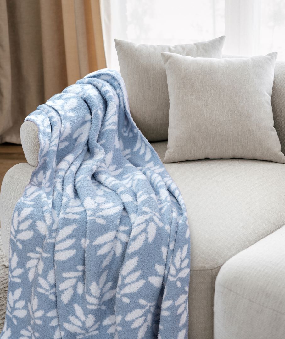 Leaf Feather Knit Throw 50"x60" Blue