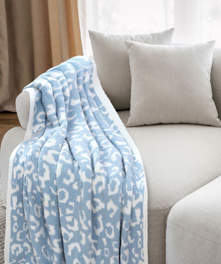 Leopard Feather Knit Throw 50"x60" Blue