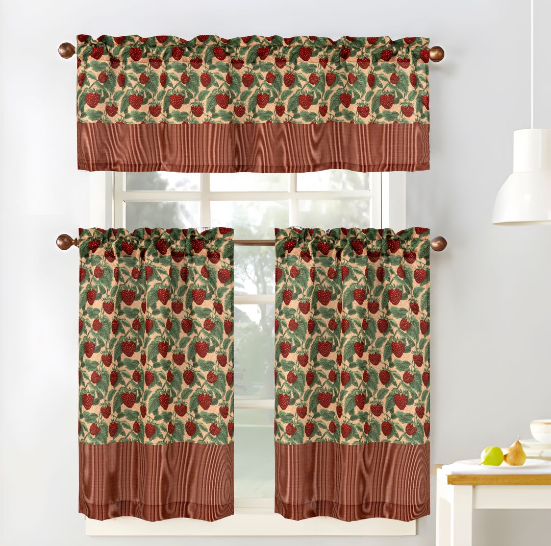 Cucina Strawberry Fields Kitchen Curtain