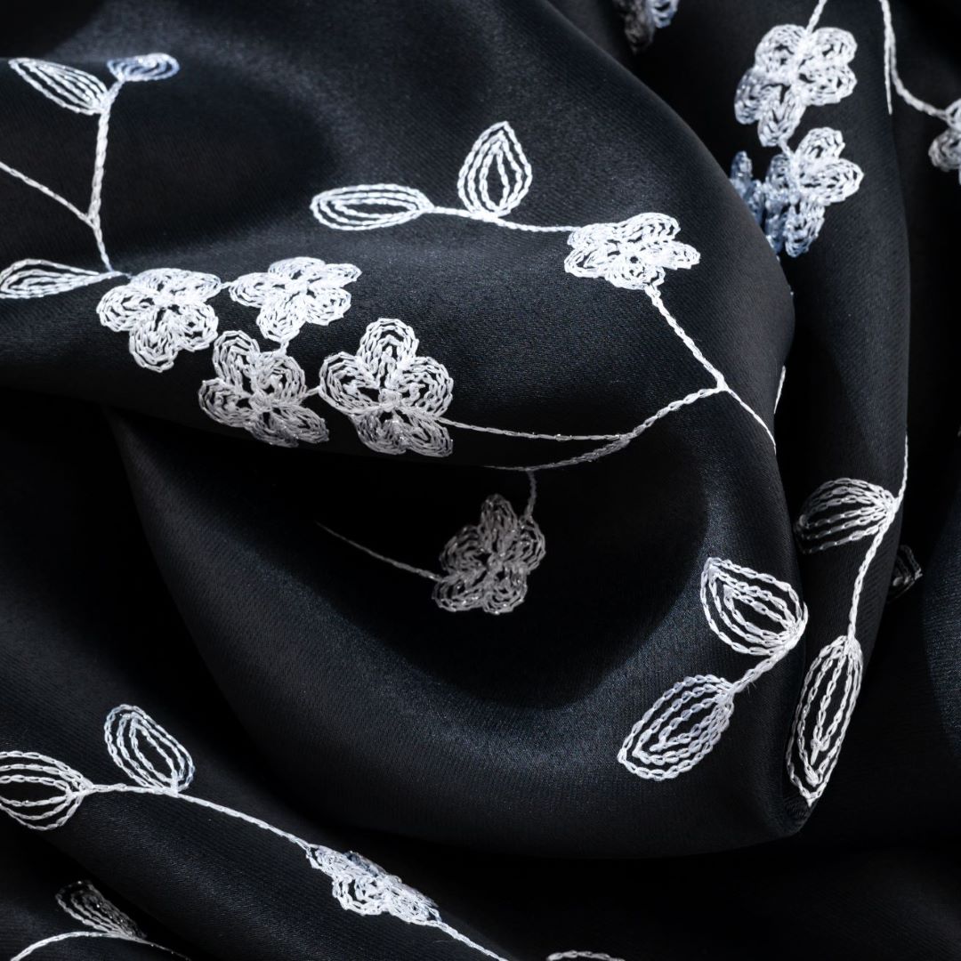 Lilian Emb Blackout Grom Panel 84" Black